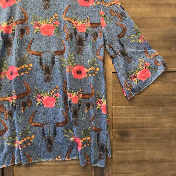 L&B Lucky & Blessed Blue Floral Cow Skull Print Western Art Boho Gypsy Top Sz L - Picture 13 of 15